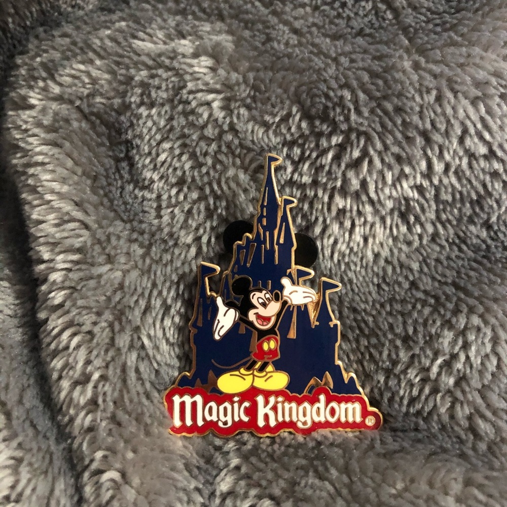 Magic kingdom Disney trading pin - Mickey Mouse